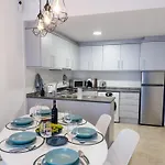Апартаменты Lloret & Parking Льорет-де-Мар