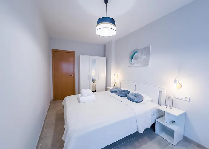 Lloret & Parking Апартаменты