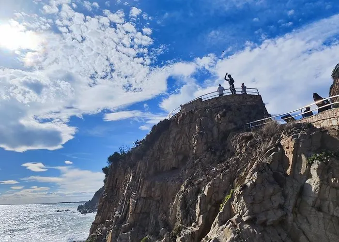 Lloret & Parking Апартаменты